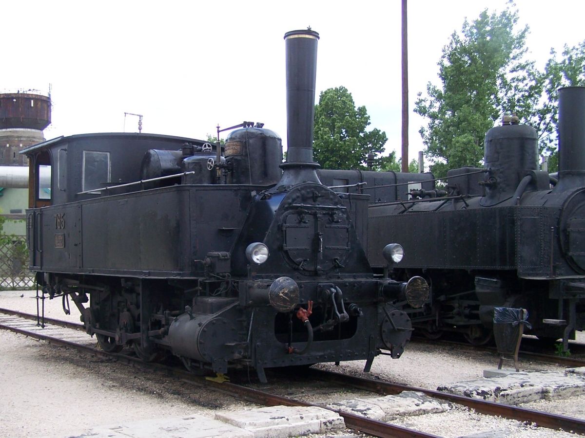 MÁV 377-es sorozatú mozdony a Magyar Vasúttörténeti parkban - Wikipedia