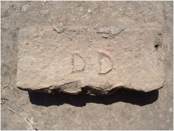 Előkerülési hely: Kakucs -régen eleki közigazgatási terület, ma Kétegyháza - Felirat: DD Előkerülési hely: Kakucs -régen eleki közigazgatási terület, ma Kétegyháza - Felirat: DD