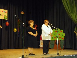 Az est fő szervezője, Dr. Heim Lajosné alpolgármester a művelődési ház vezetőjével, Árgyelán Györgynével.