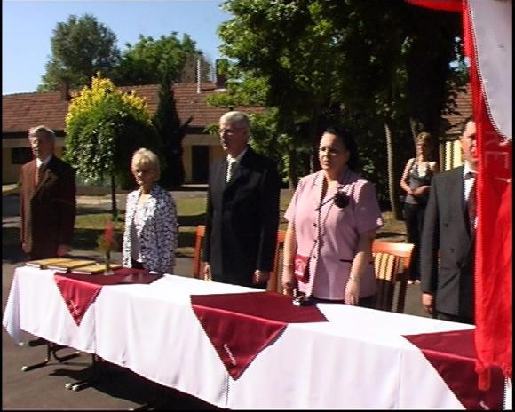 Singer f., Kovács Zs.,  Szappanos Anita, Antal József