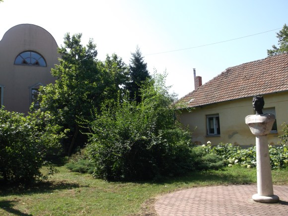 Az akkori helyszín a Szent István szoborral 2013 nyarán