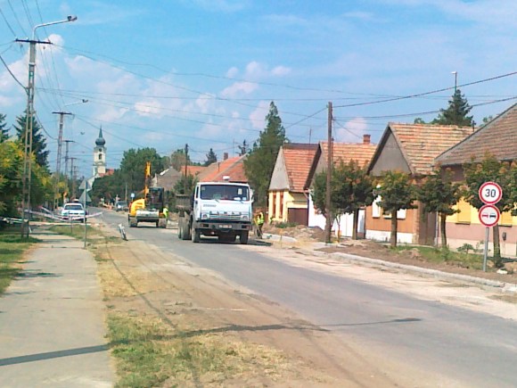 Nagy munkálatok a Lökösházi úton, július 19.