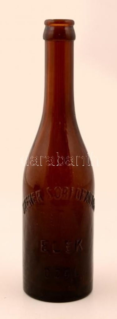 A sörösüveg felirata: Dreher sörfőraktár Elek