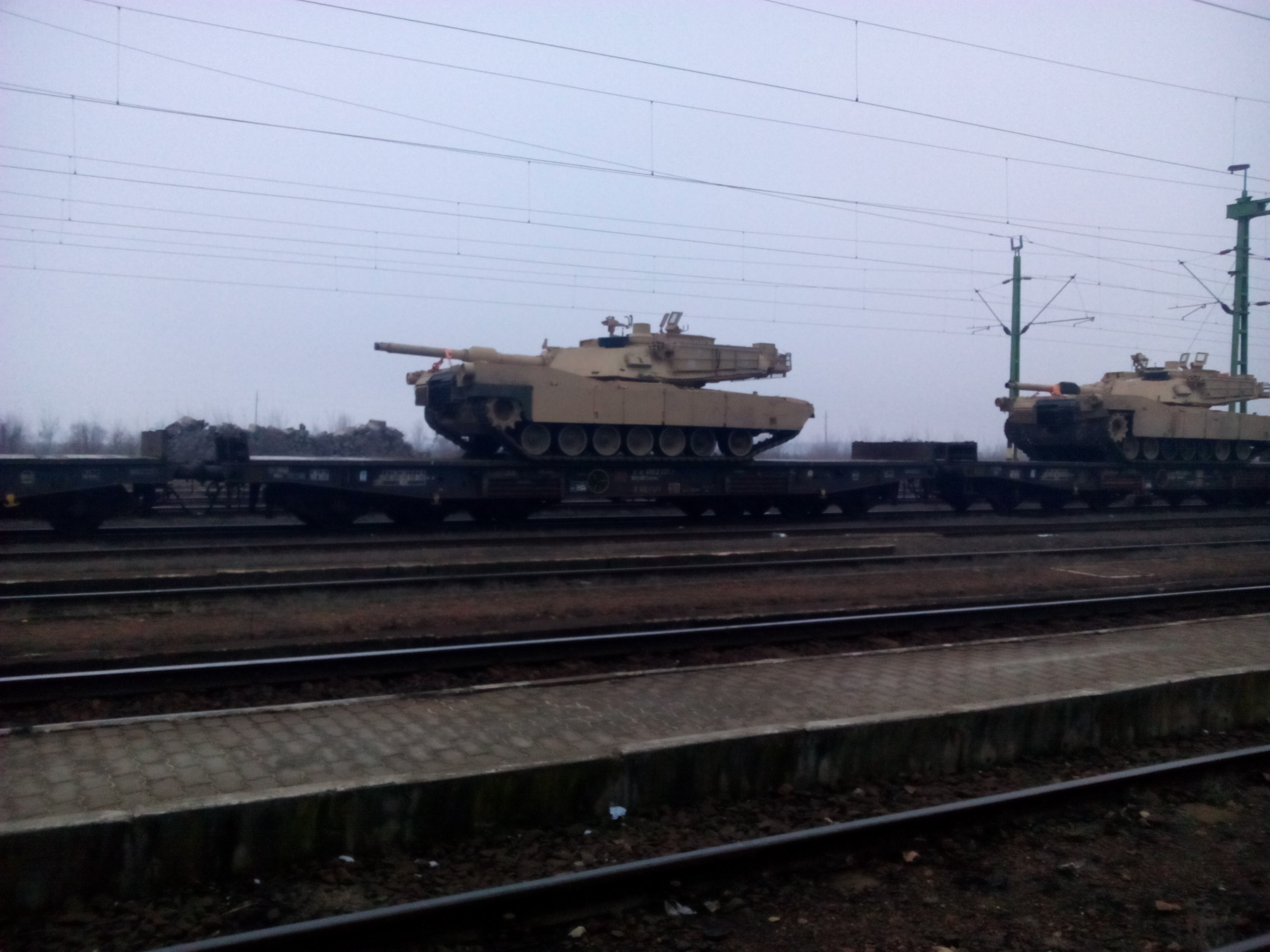 Útban Lőkösháza felé. (Kétegyháza vasútállomás, 2017. február 10. péntek)